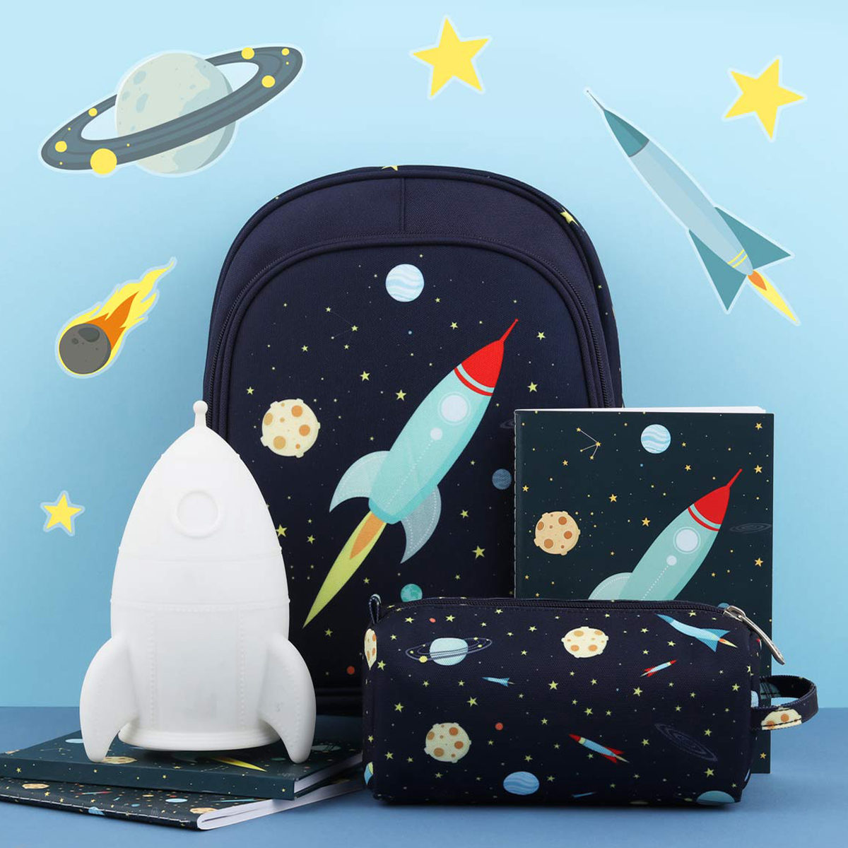 Packing space. Подарок любителю космоса. Подарок ребенку любителю космоса. Вещи для любителей космоса. Рюкзак космический модный.
